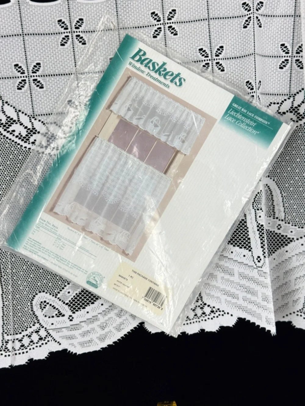 New with Tags Liechtenstein Basket Valance 60 X 17in Polyester Great Bay Lace